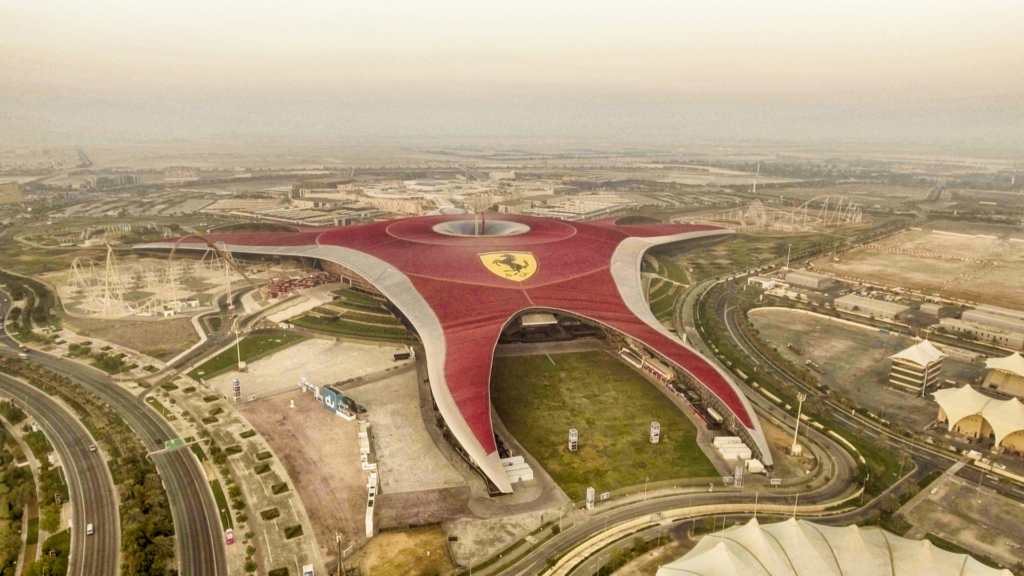 Тематический парк Ferrari World в Абу-Даби